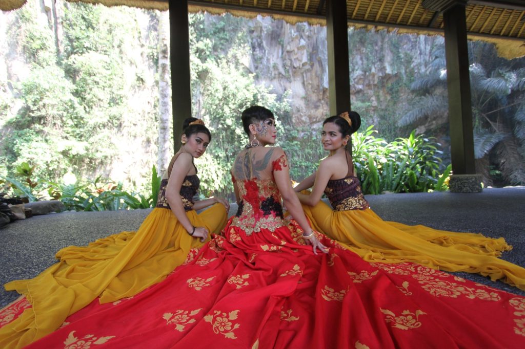 Gaet Penyanyi Dewi Pradewi, Video Klip Puisi “Perang” Satrio Welang Diluncurkan!