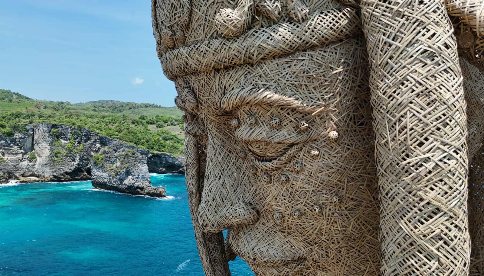 “The Octopus Queen” Karya Instalasi Raksasa I Ketut Putrayasa Raih Rekor Dunia MURI