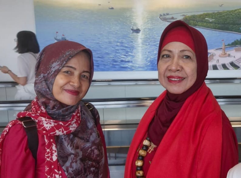 Sastri Bakry dan Edrawati Wakili Indonesia Pada Festival Puisi Internasional di Vietnam